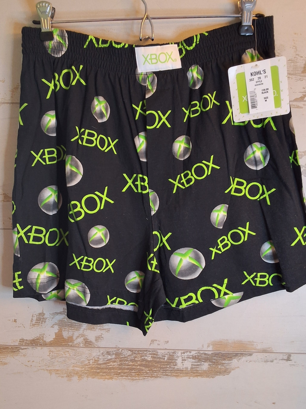 Kohl's Black and Neon Green Xbox Mens Medium Lounge Shorts
